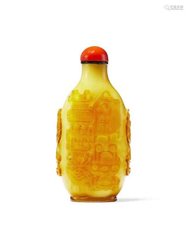 A PALE AMBER-OVERLAY YELLOW GLASS SNUFF BOTTLE
