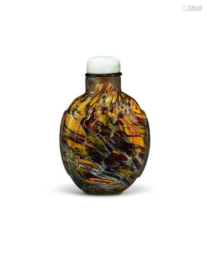 A MULTI-COLORED TRANSPARENT SANDWICHED GLASS SNUFF BOTTLE