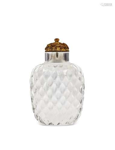 A ROCK CRYSTAL 'BASKETWEAVE' SNUFF BOTTLE