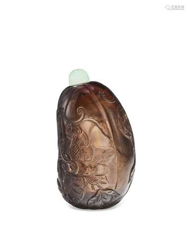 A DARK SMOKY-QUARTZ MELON-FORM SNUFF BOTTLE