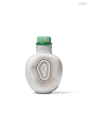 A 'THUMB PRINT' AGATE SNUFF BOTTLE