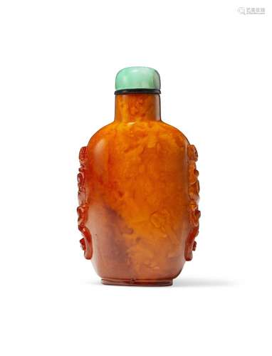 A BALTIC AMBER SNUFF BOTTLE