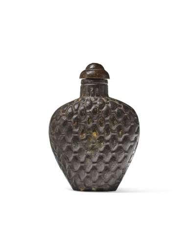 A BRONZE 'BASKETWEAVE' SNUFF BOTTLE