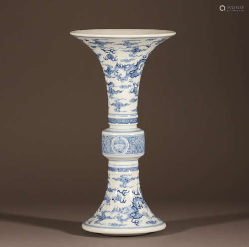 Qing blue and white dragon pattern flower goblet