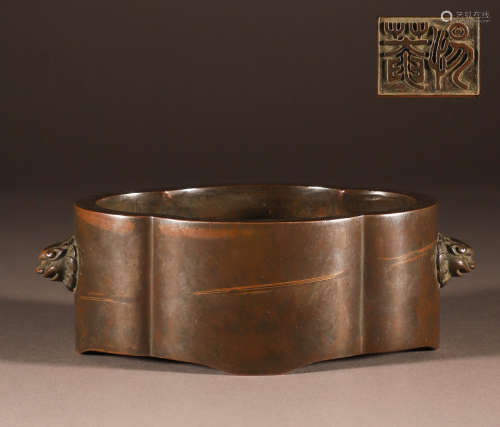 Qing Shuangshi ear copper incense burner