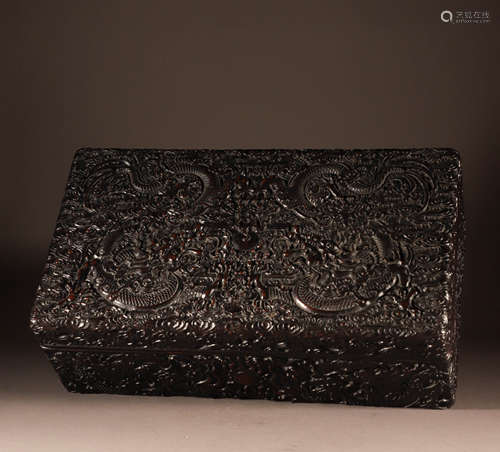 Qing red sandalwood dragon pattern box