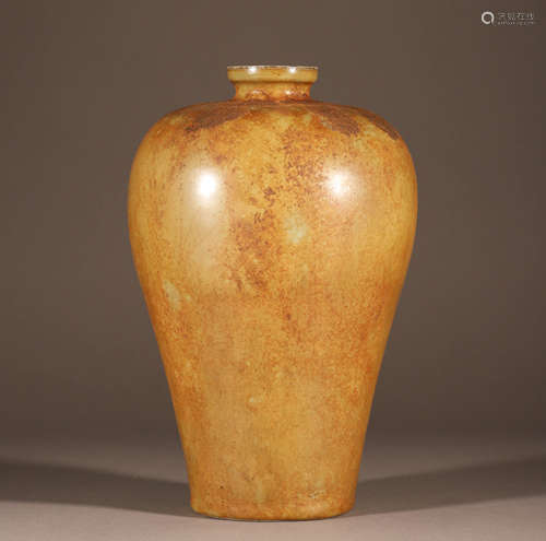 Cizhou kiln white glazed plum vase