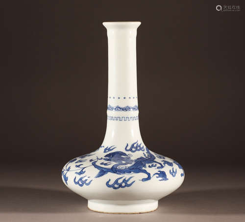 Qing Kangxi blue and white dragon pattern celestial bottle