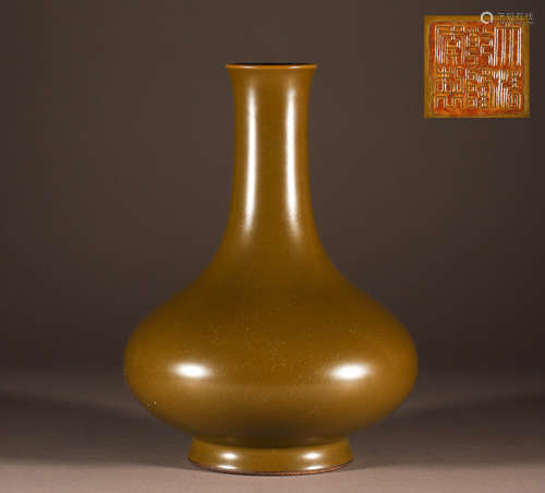 Qing Qianlong tea vase