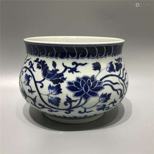 CHINESE PORCELAIN CENSOR ,DECORATED WITH FLOWERS, D15.5CM H1...