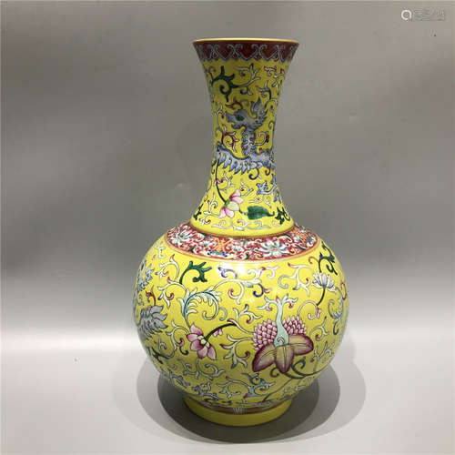 LARGE CHINESE YELLOW GROUND VASE ,H40.5CM