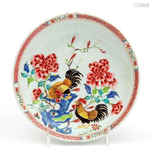 CHINESE FAMILLE ROSE COCKEREL PLATE,DECORATED WITH TWO COCKE...