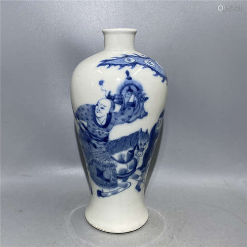 CHINESE BLUE AND WHITE VASE ,HAND PAINTED FIGURES , H 22CM