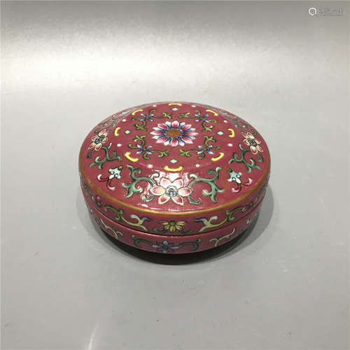 CHINESE FAMILLE ROSE BOX AND COVER ,D8.5CM