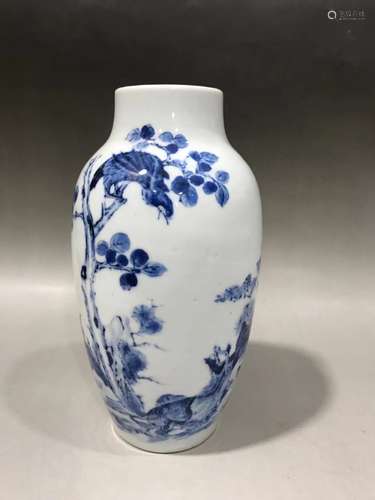 CHINESE BLUE AND WHITE VASE ,H20CM