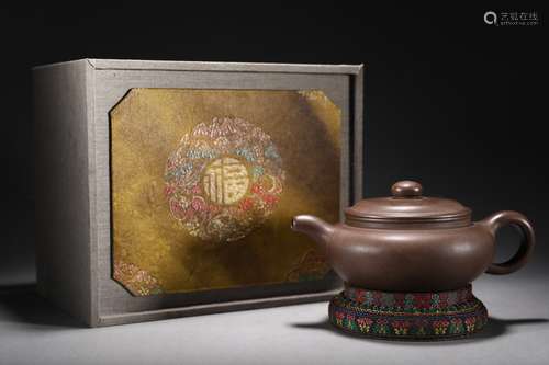 CHINESE YIXING ZISHA TEAPOT ,18X12X7.1CM