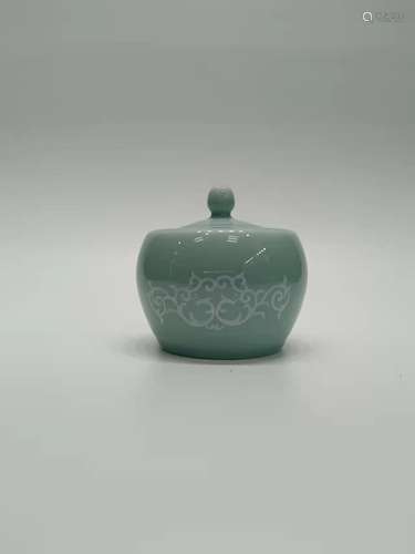 CHINESE CELDON GLAZED POT AND COVER ,H12CM