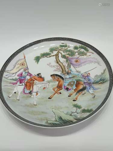 LARGE CHINESE FAMILLE ROSE CHARGER ,HAND PAINTED FIGURES ,D3...