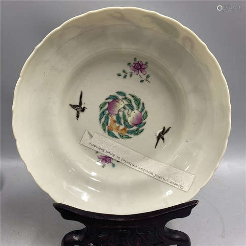 CHINESE FAMILLE ROSE PLATE , HAND PAINTED LIONS .D 19CM