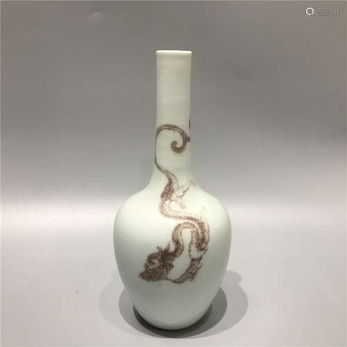 CHINESE UNDERGLAZED RED VASE ,DECORATED WITH DRAGON ,H19CM