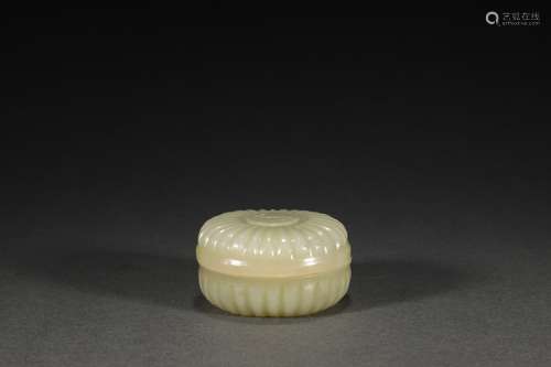 CHINESE JADE CRAVED BOX AND COVER ,5.4 X 3CM