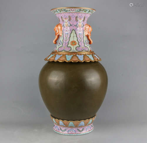 Qing Dynasty Period Of Qianlong Famille Rose Porcelain Bottl...