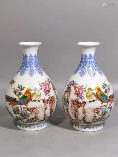 Pair Of Qing Dynasty Period Of Qianlong Enamel Color Porcela...