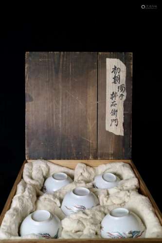 江户时代
(1603-1868) 馆藏级 柿右卫门 五客葵口色绘影青小钵