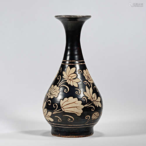 China, Yuan Dynasty, Porcelain, Bottle