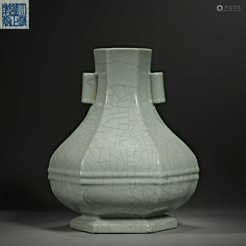 China,Qing Dynasty Qianlong, Celadon ornamental, Bottle