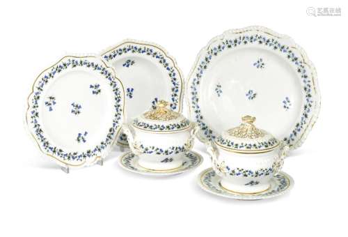 A Worcester Royal Porcelain Works extensive dinner service,