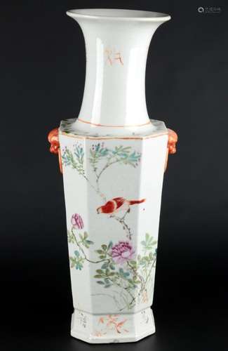 China octagonal vase Qing-Dynasty 19th century, große oktogo...