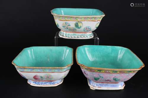 China 3 ceramic bowls Famille verte, Schalen,