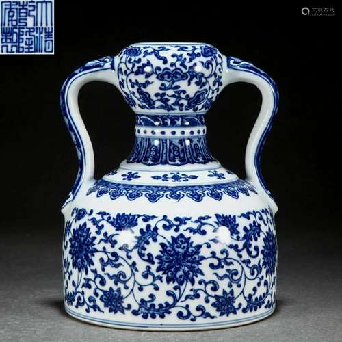 A Chinese Blue and White Double Gourds Vase