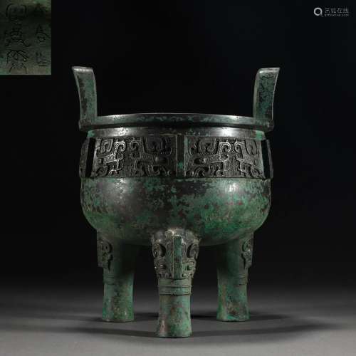 A Chinese Archaic Bronze Ritual Ware Ding