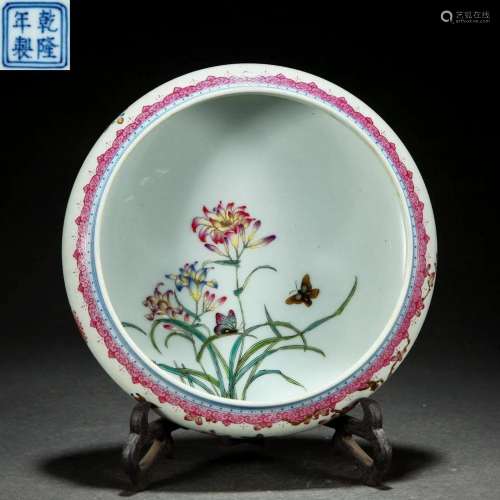 A Chinese Famille Rose Butterflies Washer