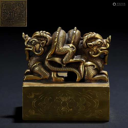 A Chinese Bronze Beast Seal