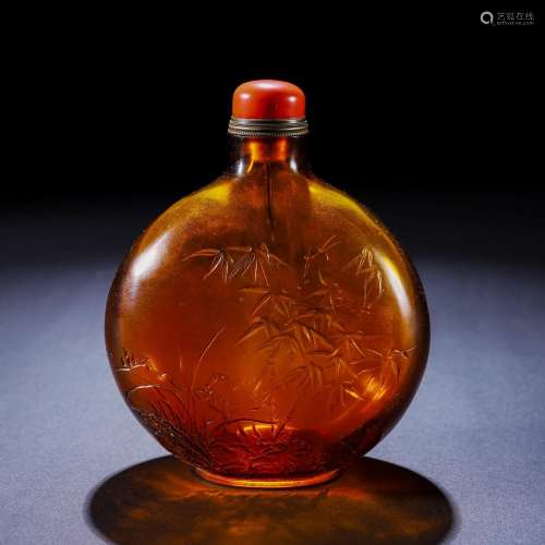 A Large Chinese Peking Glass Snuff Bottle