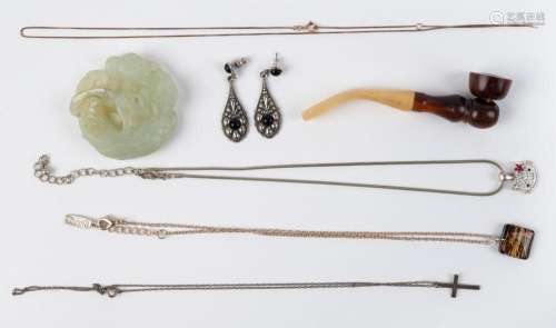 Assorted jewellery, horn pipe, carved jade ornament etc