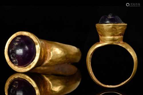 SASANIAN GOLD AND AMETHYST FINGER RING