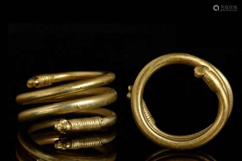 HEAVY EARLY BRONZE AGE GOLD COILED HAIR RING