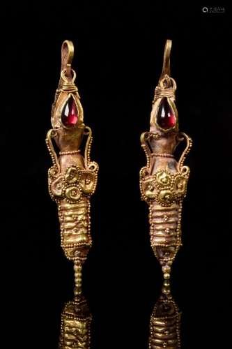 EASTERN GREEK GOLD EARRINGS WITH GARNET