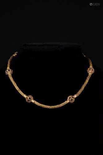 ROMAN GOLD CHAIN NECKLACE