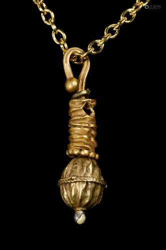 ROMAN GOLD PENDANT