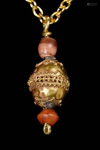 EASTERN GREEK GOLD PENDANT