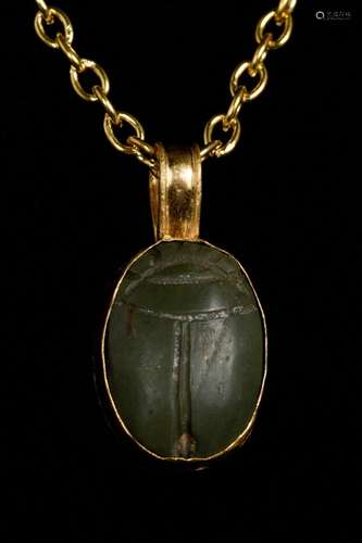 EGYPTIAN HARDSTONE SCARAB IN GOLD PENDANT