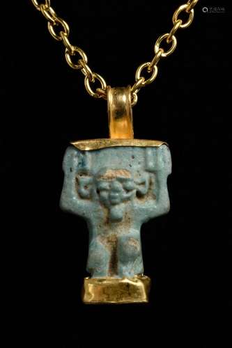 EGYPTIAN FAIENCE SHU AMULET IN LATER GOLD PENDANT