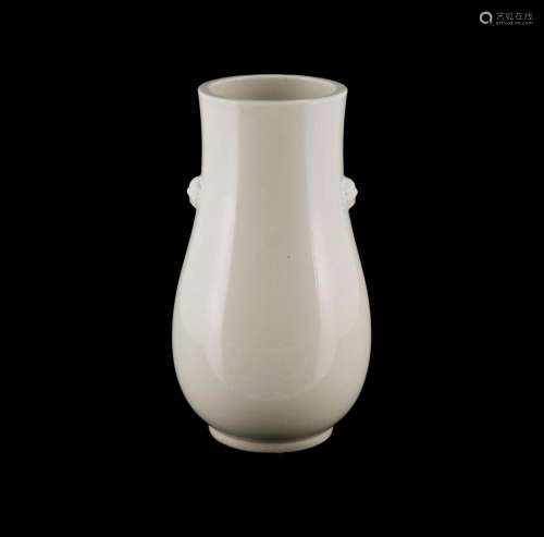 Chinese Dehua Blanc de Chine Vase with Lion Masks (H23cm)