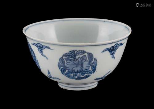 Chinese Late Ming Dynasty Blue & White Floral Medallion ...