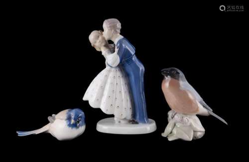 3 Bing & Grondahl Porcelain Figurines Young kissing coup...